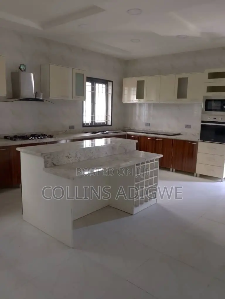 5bdrm Duplex in Call To Enter Estate, Chevron for sale in Chevron