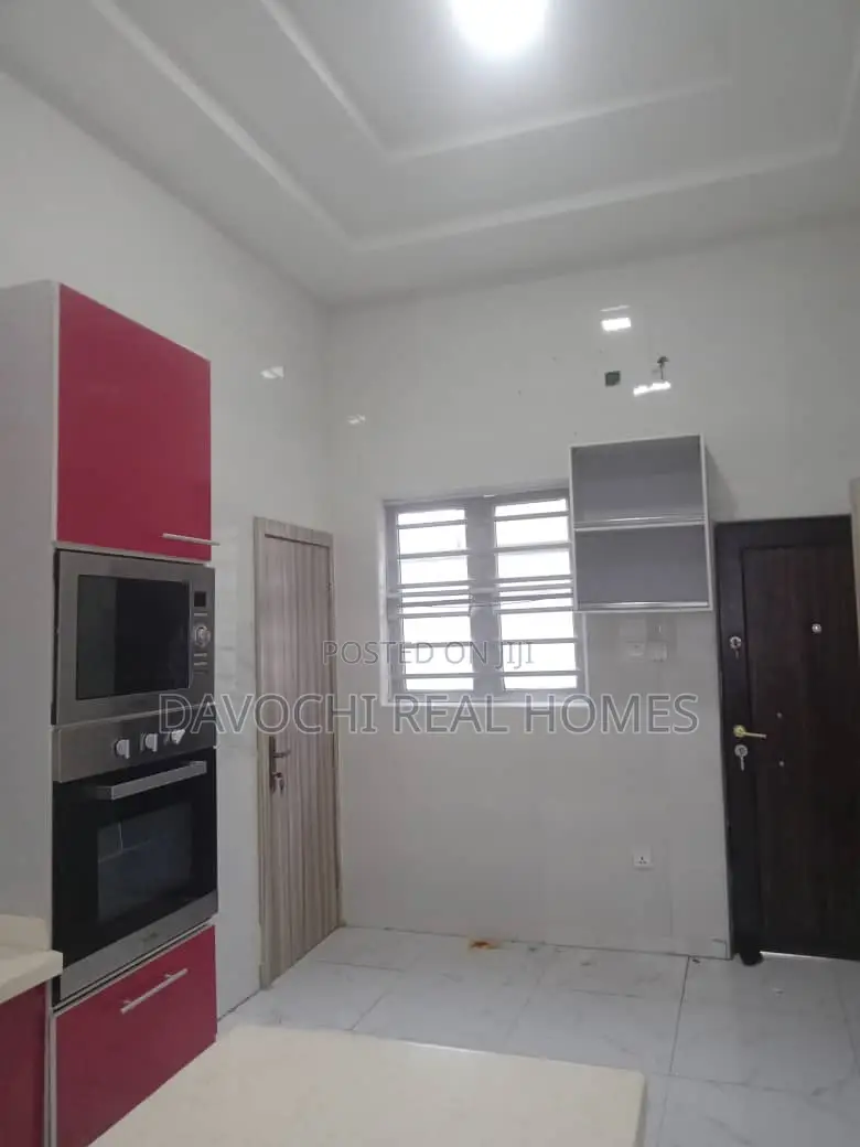 4bdrm Duplex in Orchid Road, Lekki for sale in Lekki