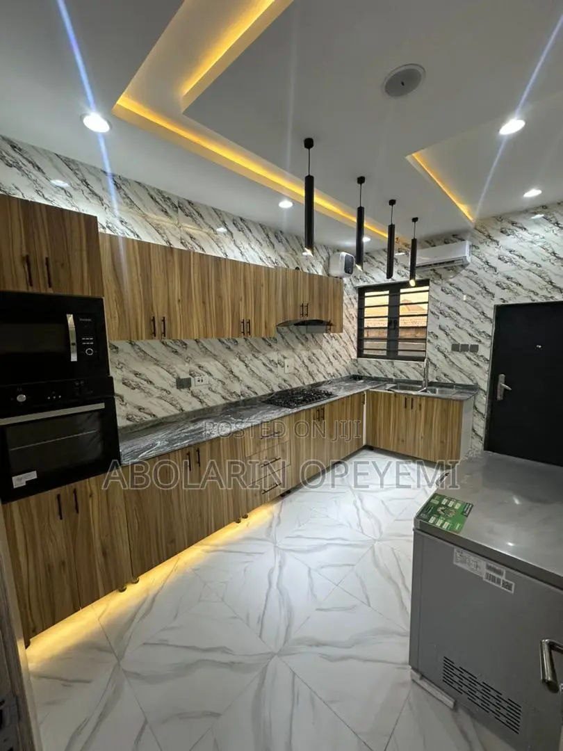 Furnished 5bdrm Duplex in Magodo Phase 1, Isheri North for sale in Isheri North