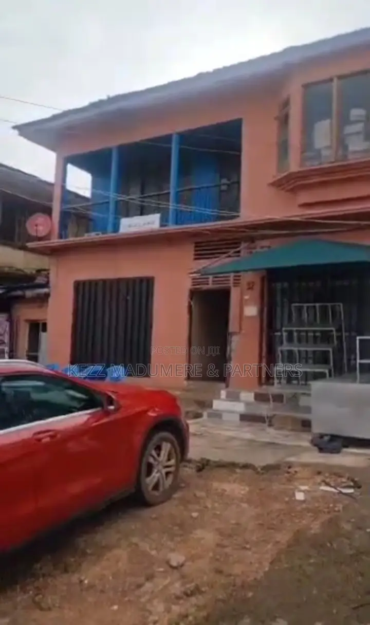 8bdrm Duplex in Zik Avenue , Uwani , for sale in Enugu