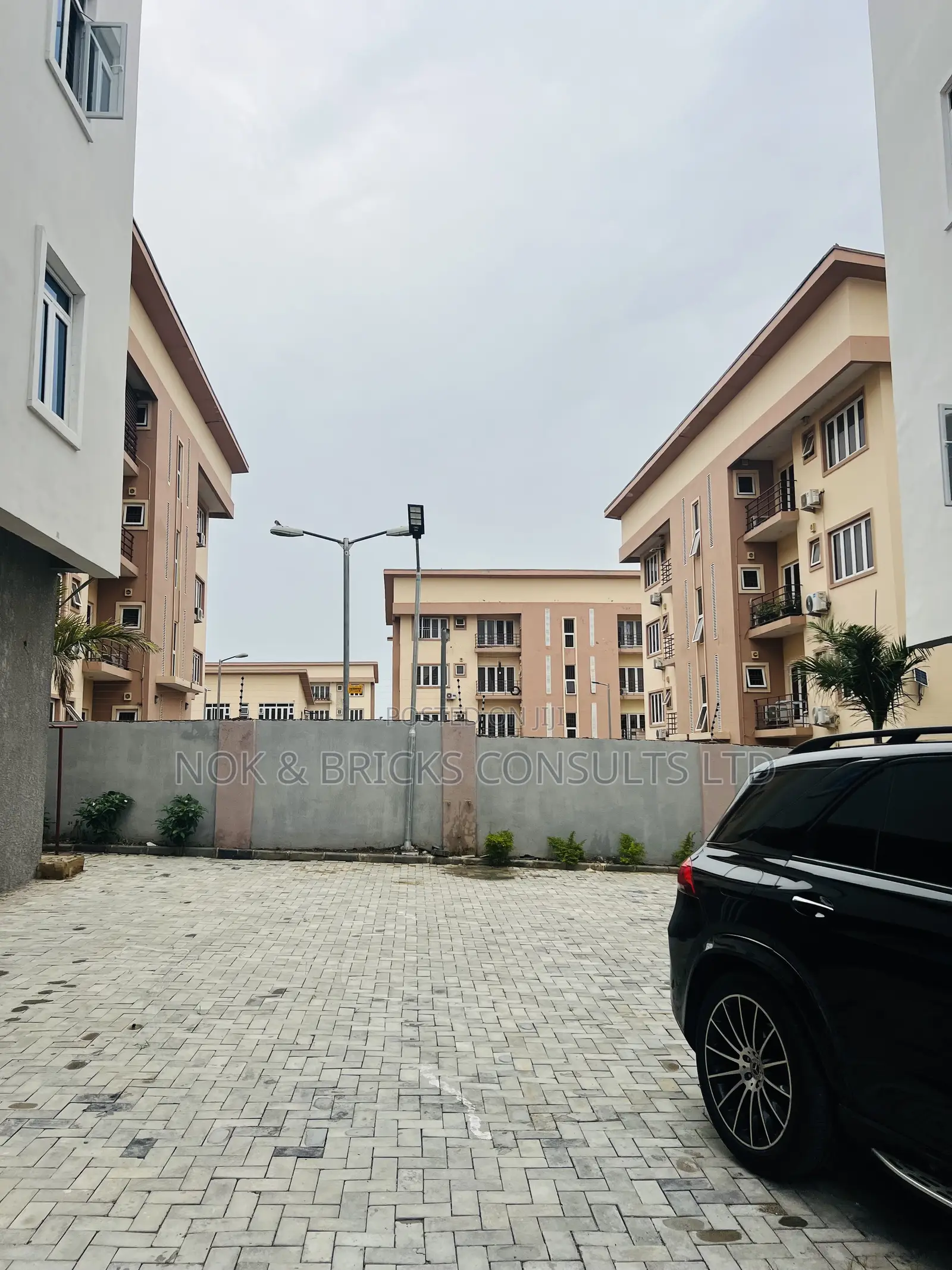 3bdrm Block of Flats in Wetland, Wuye for sale in Wuye