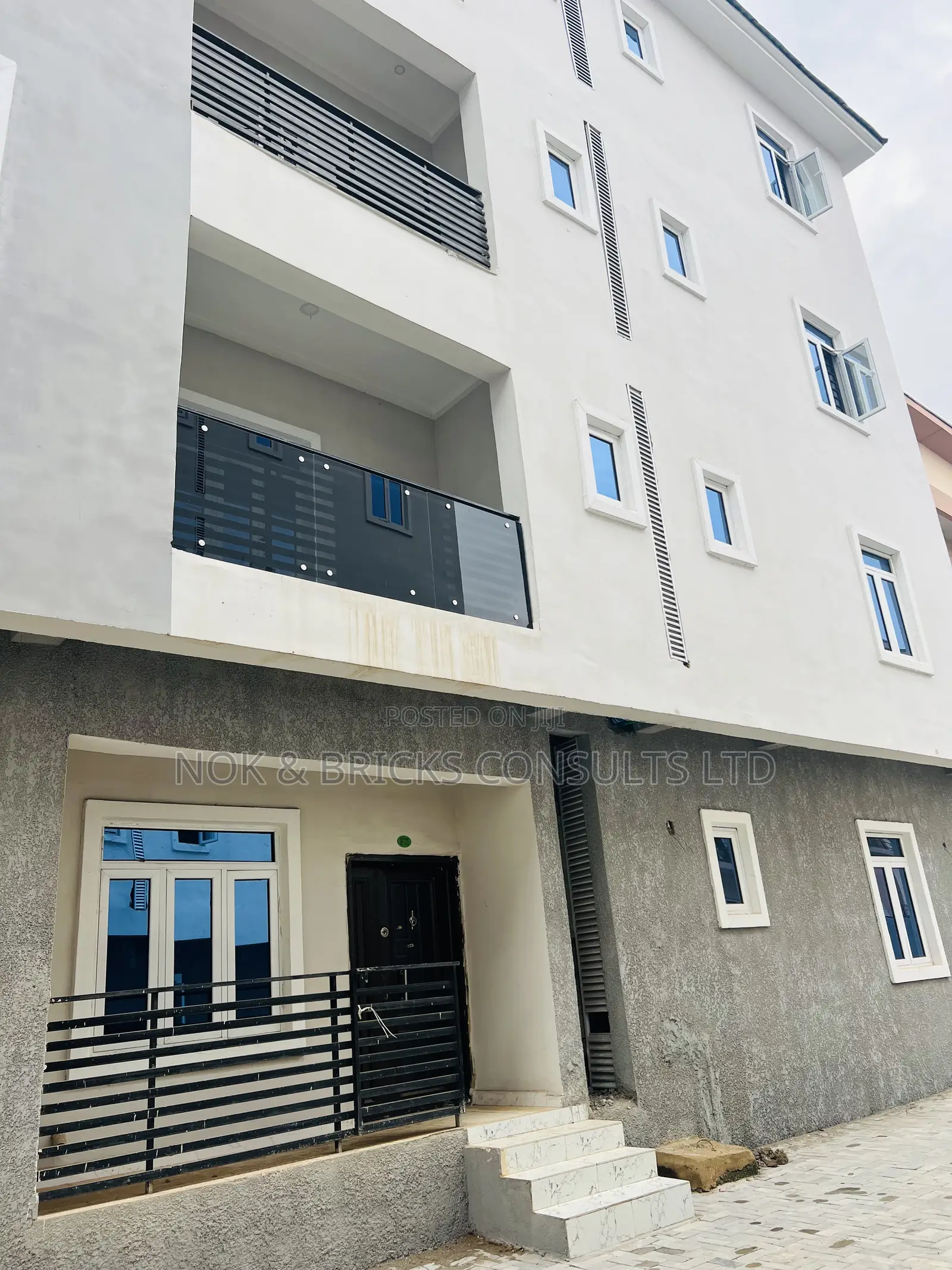 3bdrm Block of Flats in Wetland, Wuye for sale in Wuye