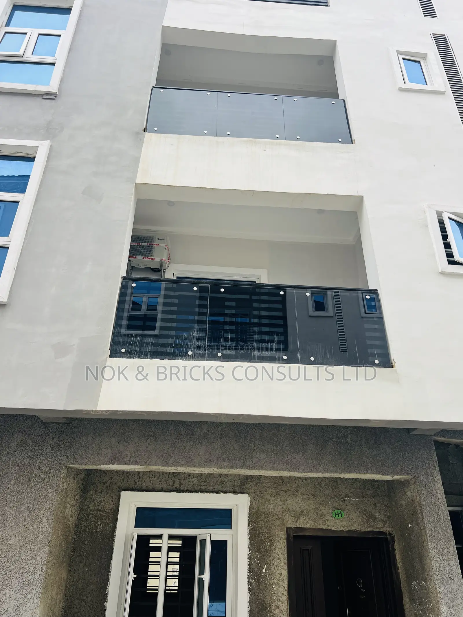 3bdrm Block of Flats in Wetland, Wuye for sale in Wuye