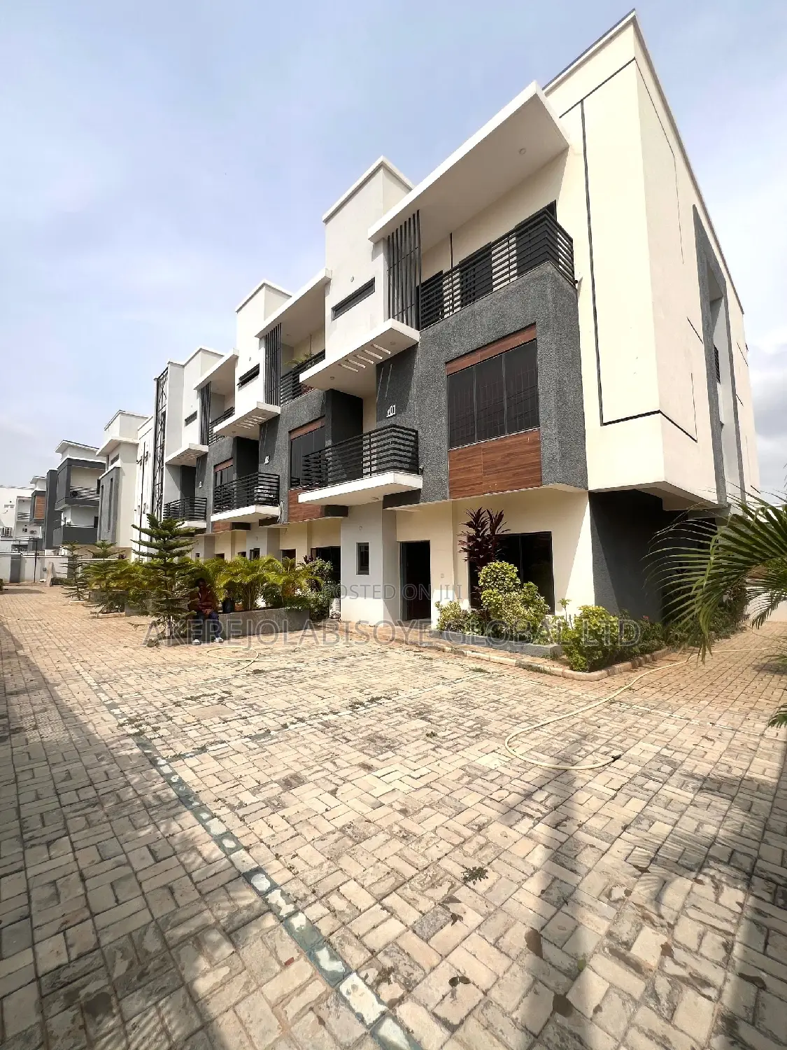 4bdrm Townhouse/Terrace in Lifecamp for sale in Life Camp