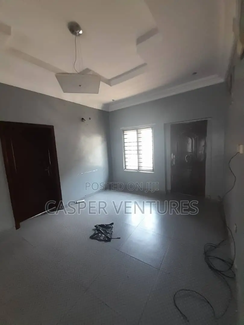 1bdrm Room & Parlour in Ikota Villa for rent in Ikota