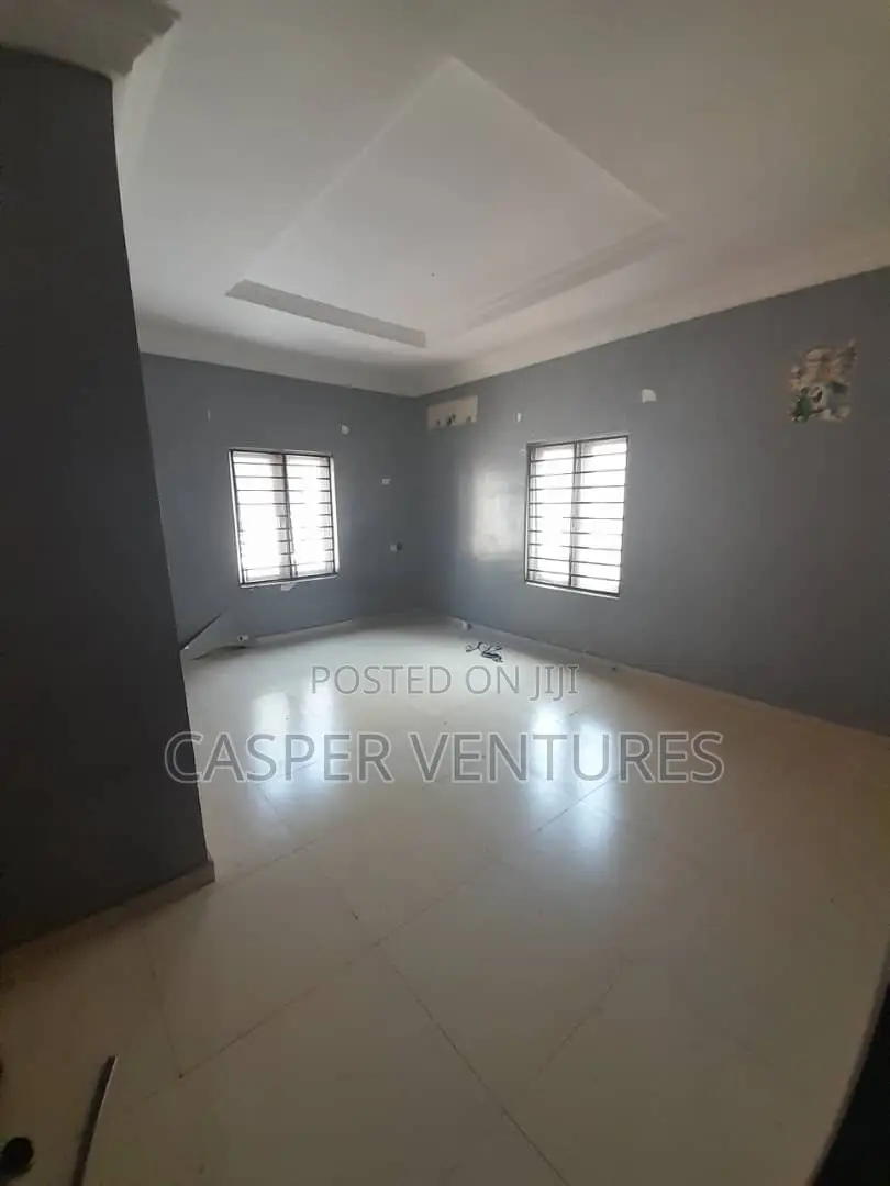 1bdrm Room & Parlour in Ikota Villa for rent in Ikota