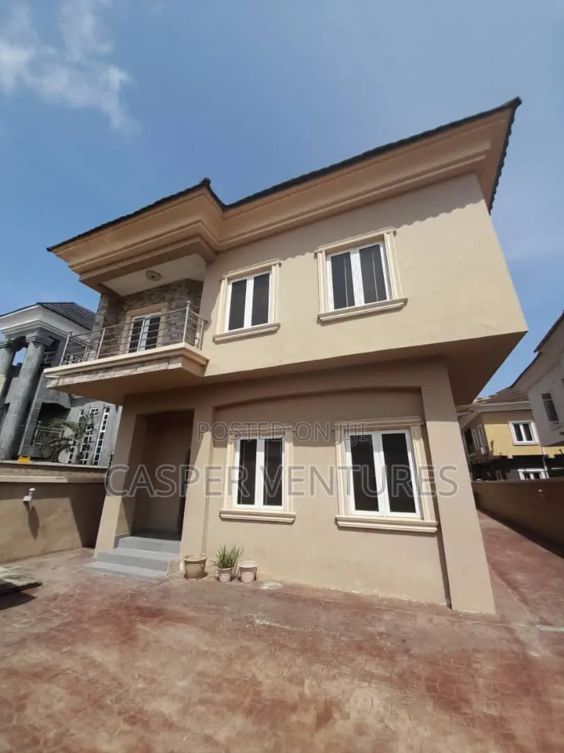 1bdrm Room & Parlour in Ikota Villa for rent in Ikota