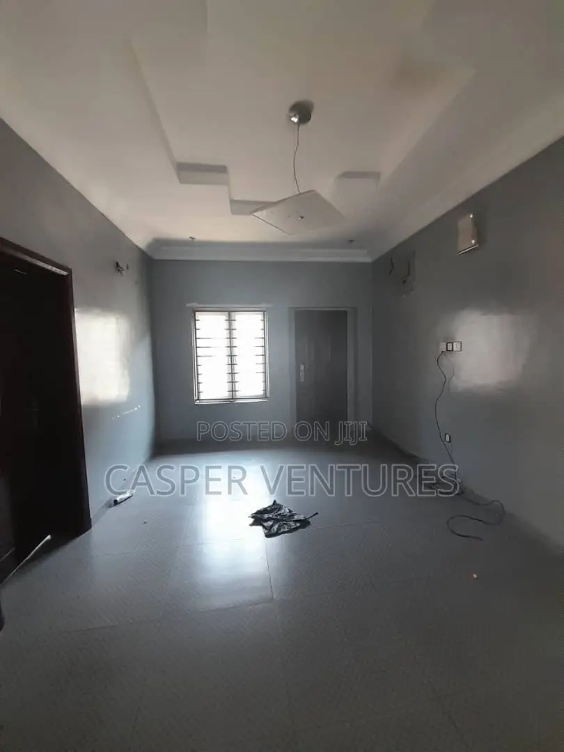 1bdrm Room & Parlour in Ikota Villa for rent in Ikota