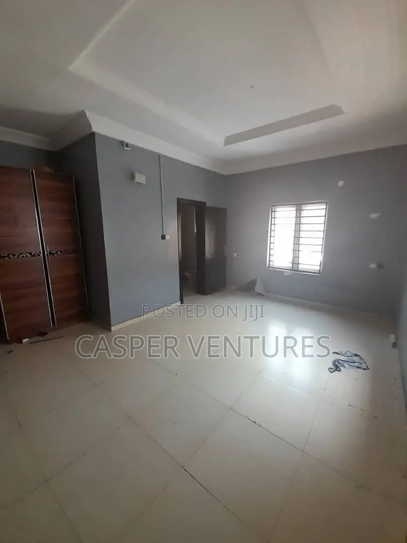 1bdrm Room & Parlour in Ikota Villa for rent in Ikota