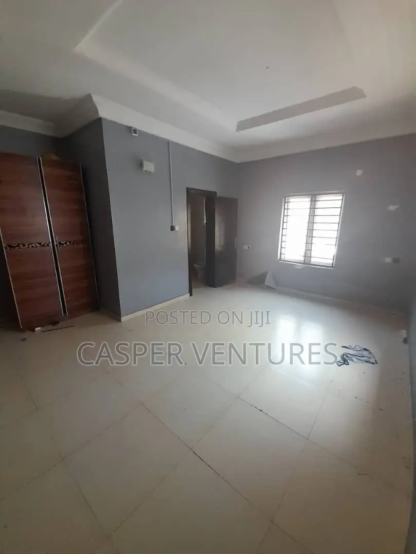 1bdrm Room & Parlour in Ikota Villa for rent in Ikota