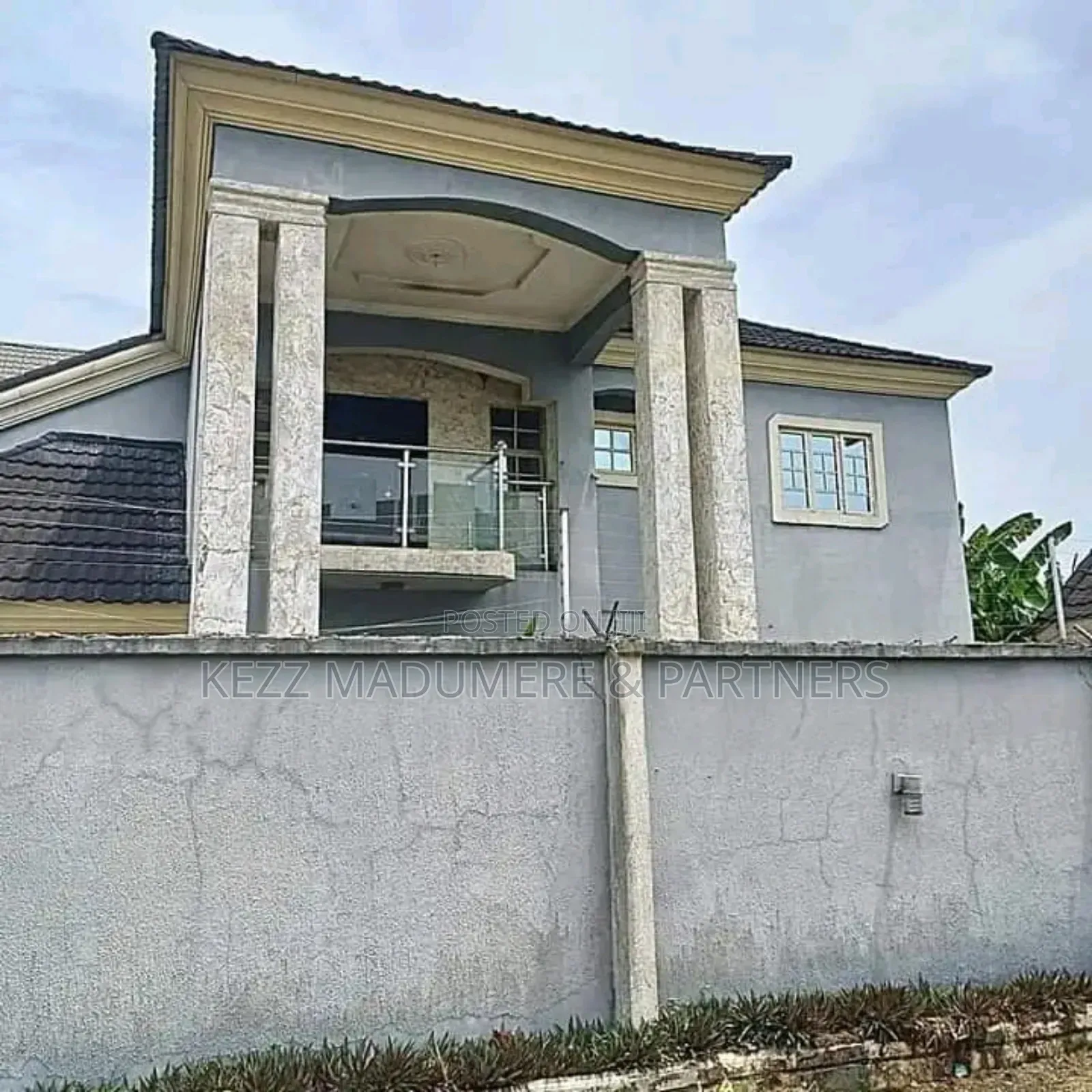 5bdrm Bungalow in Iwofe Road , Port for sale in Port-Harcourt