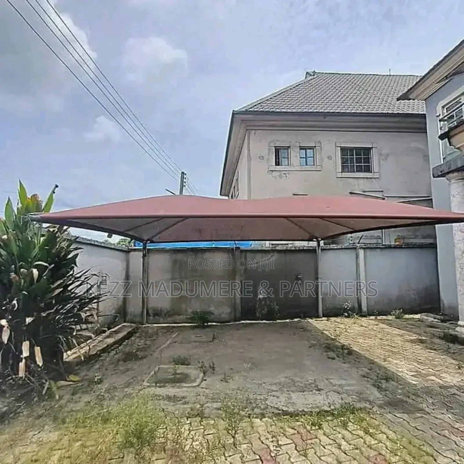 5bdrm Bungalow in Iwofe Road , Port for sale in Port-Harcourt