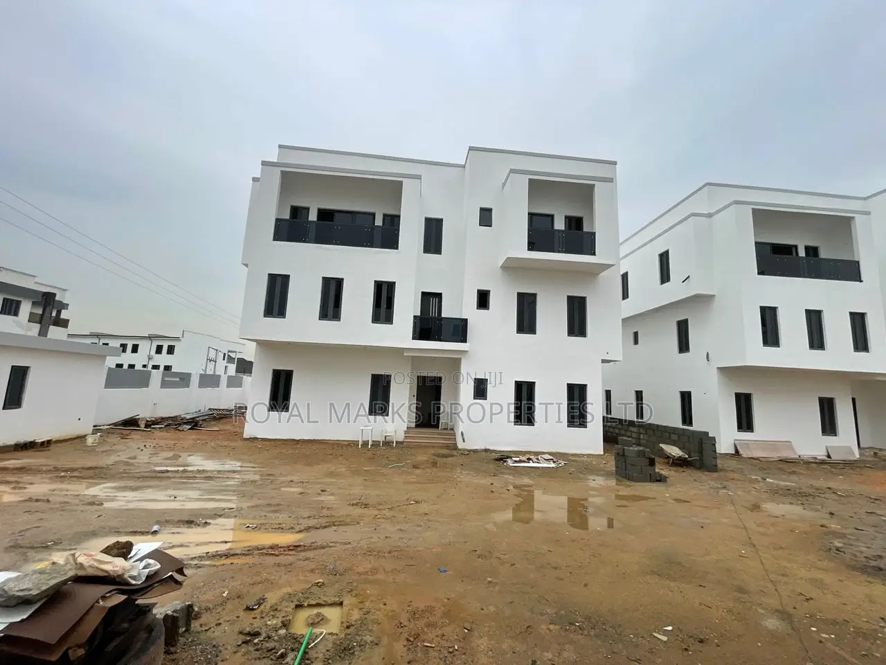 6bdrm Duplex in Jahi for sale in Jahi