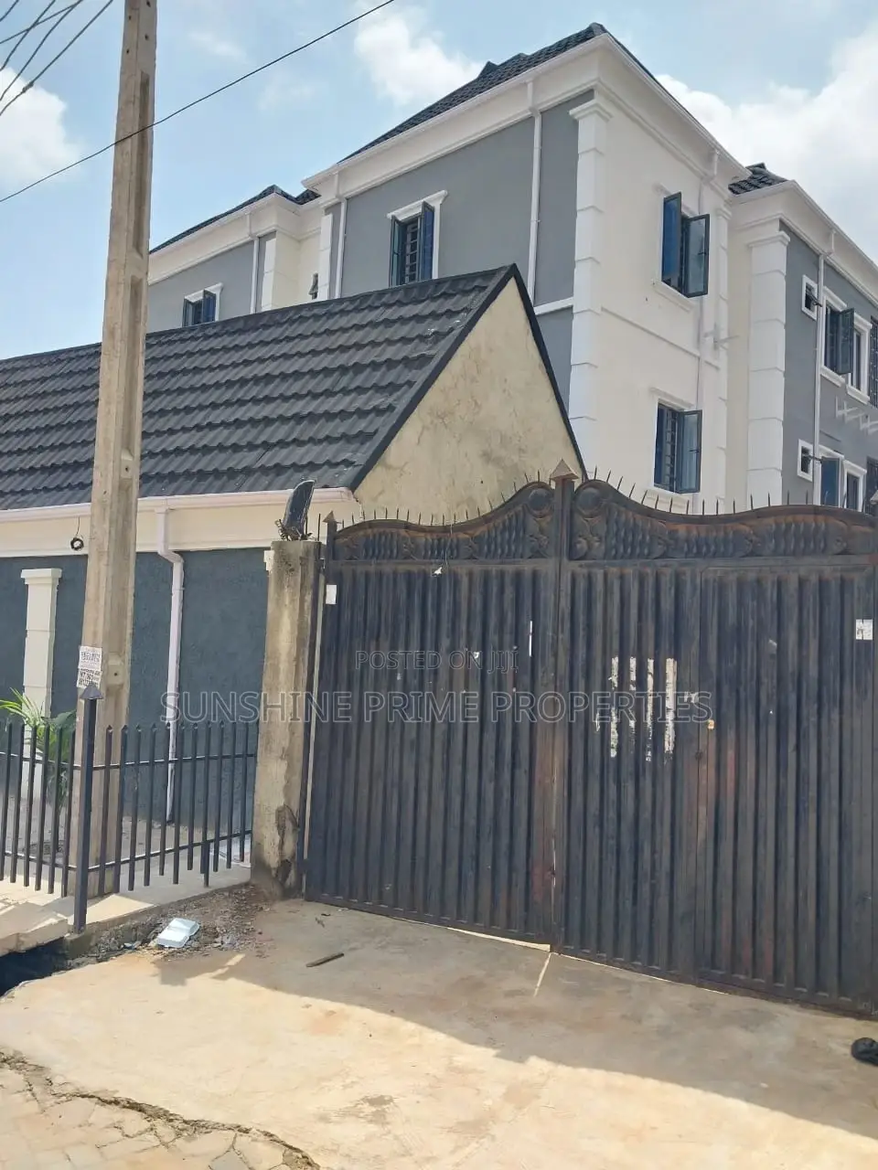 3bdrm Block of Flats in Ajao Estate Isolo for sale in Isolo