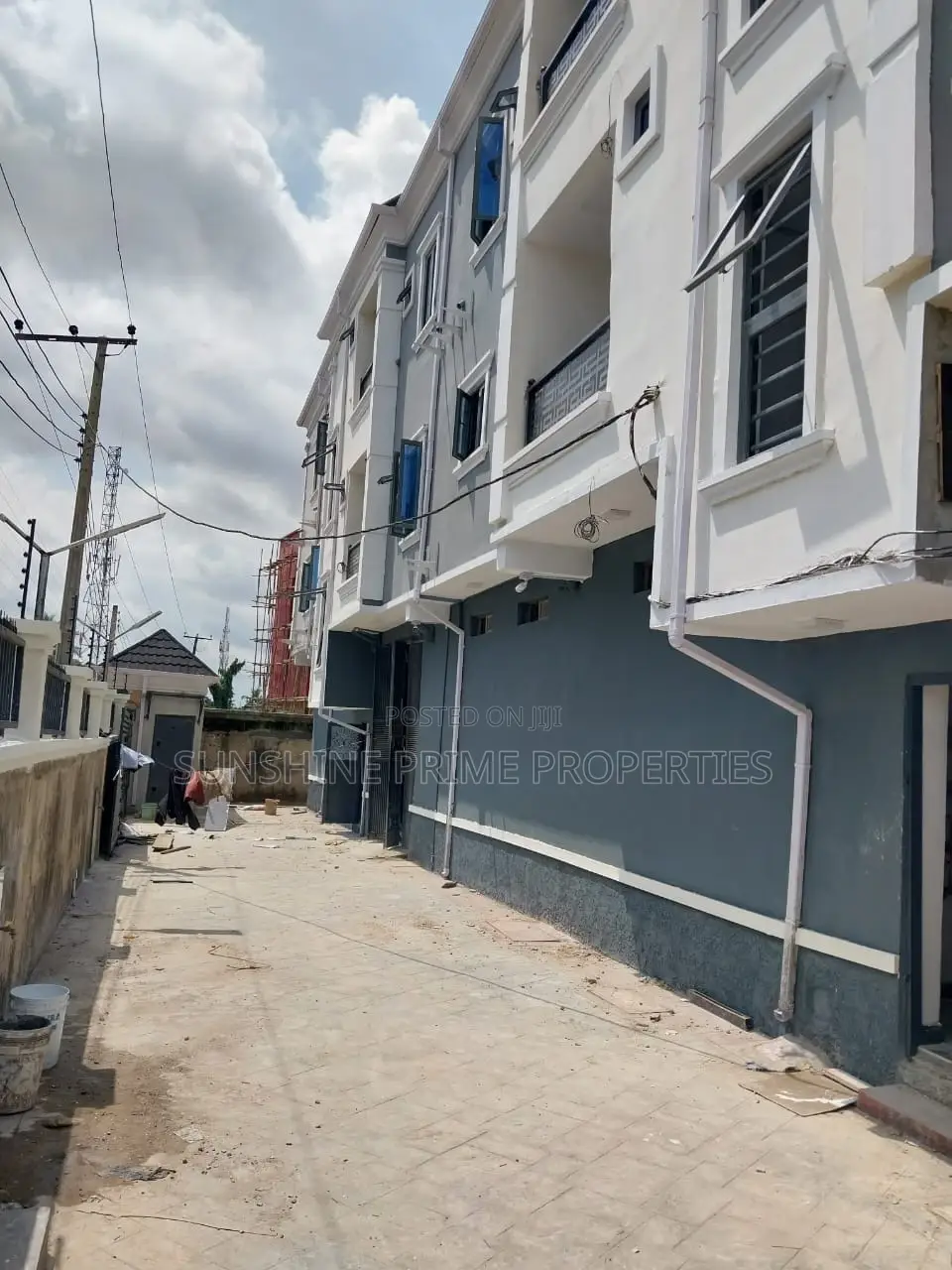 3bdrm Block of Flats in Ajao Estate Isolo for sale in Isolo