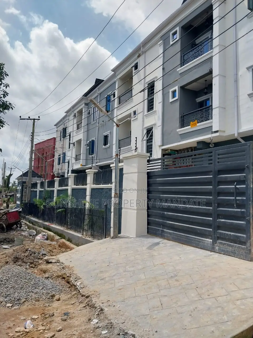 3bdrm Block of Flats in Ajao Estate Isolo for sale in Isolo