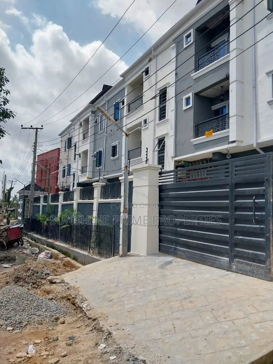 3bdrm Block of Flats in Ajao Estate Isolo for sale in Isolo