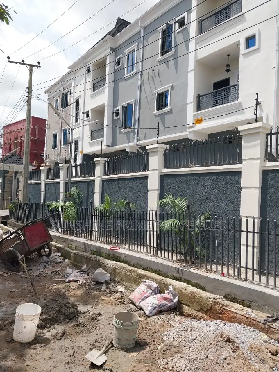 3bdrm Block of Flats in Ajao Estate Isolo for sale in Isolo