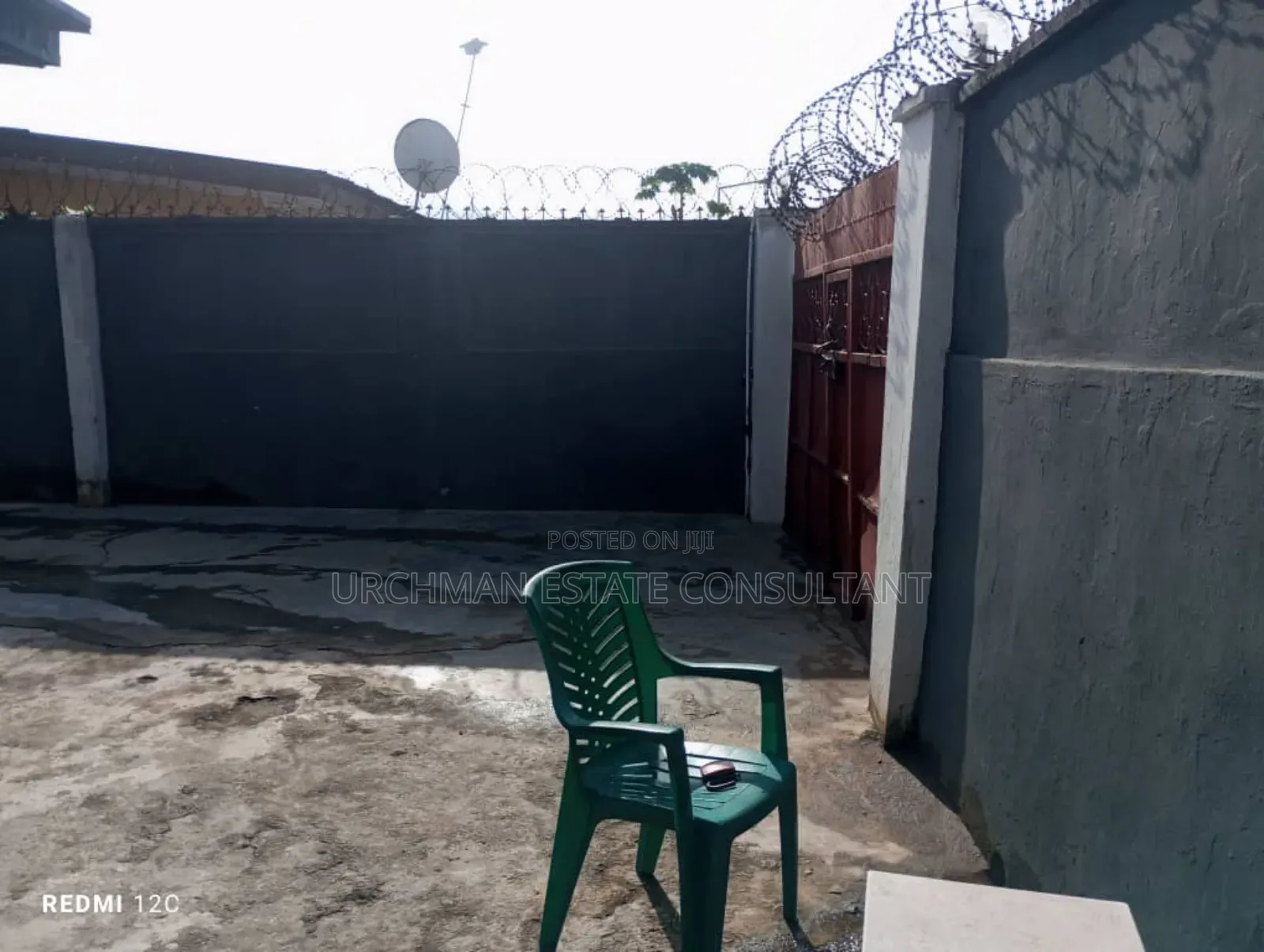 4bdrm Bungalow in Satellite Town Close for sale in Satellite Town