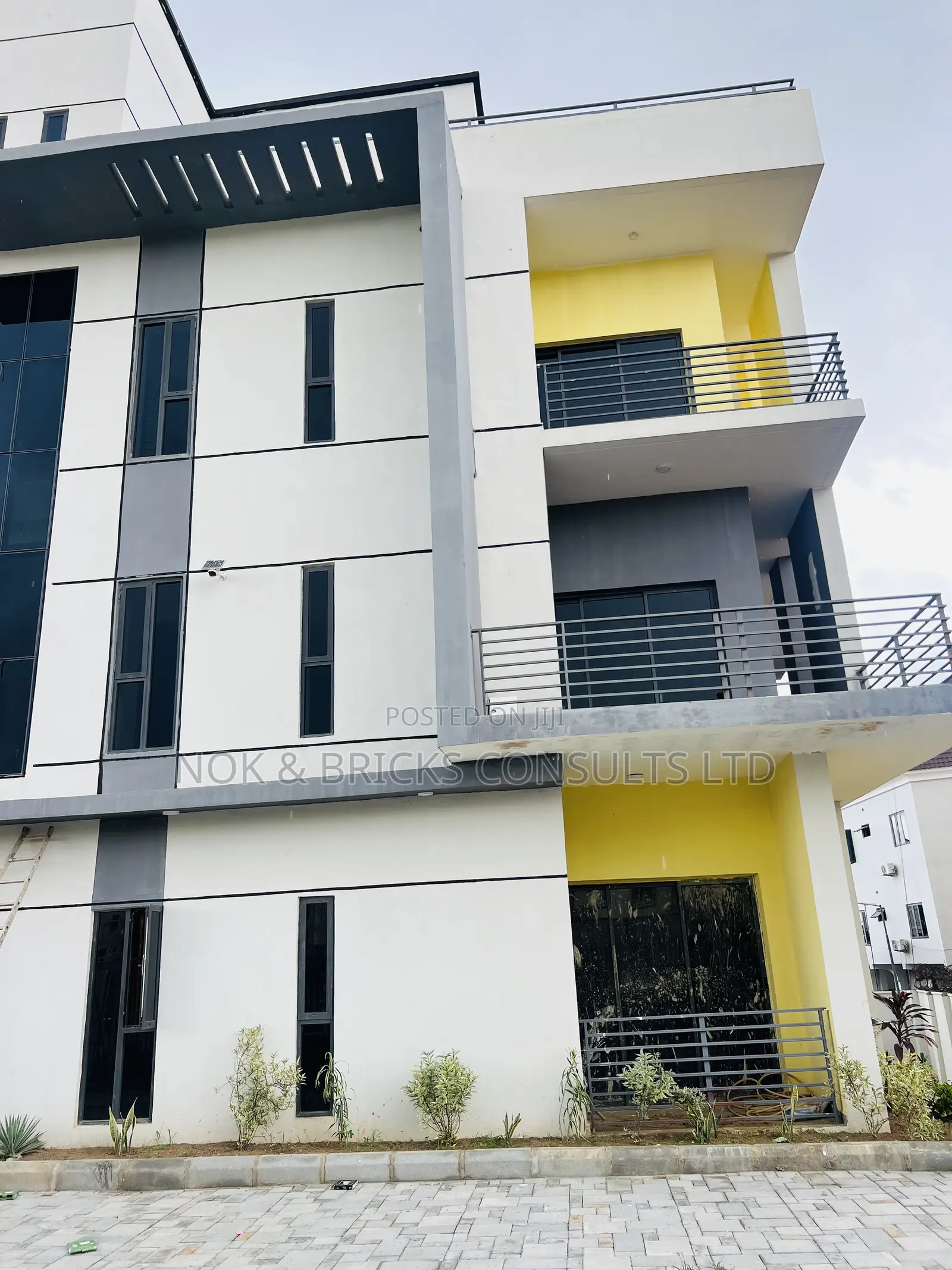 3bdrm Block of Flats in Presley Court, Wuye for sale in Wuye