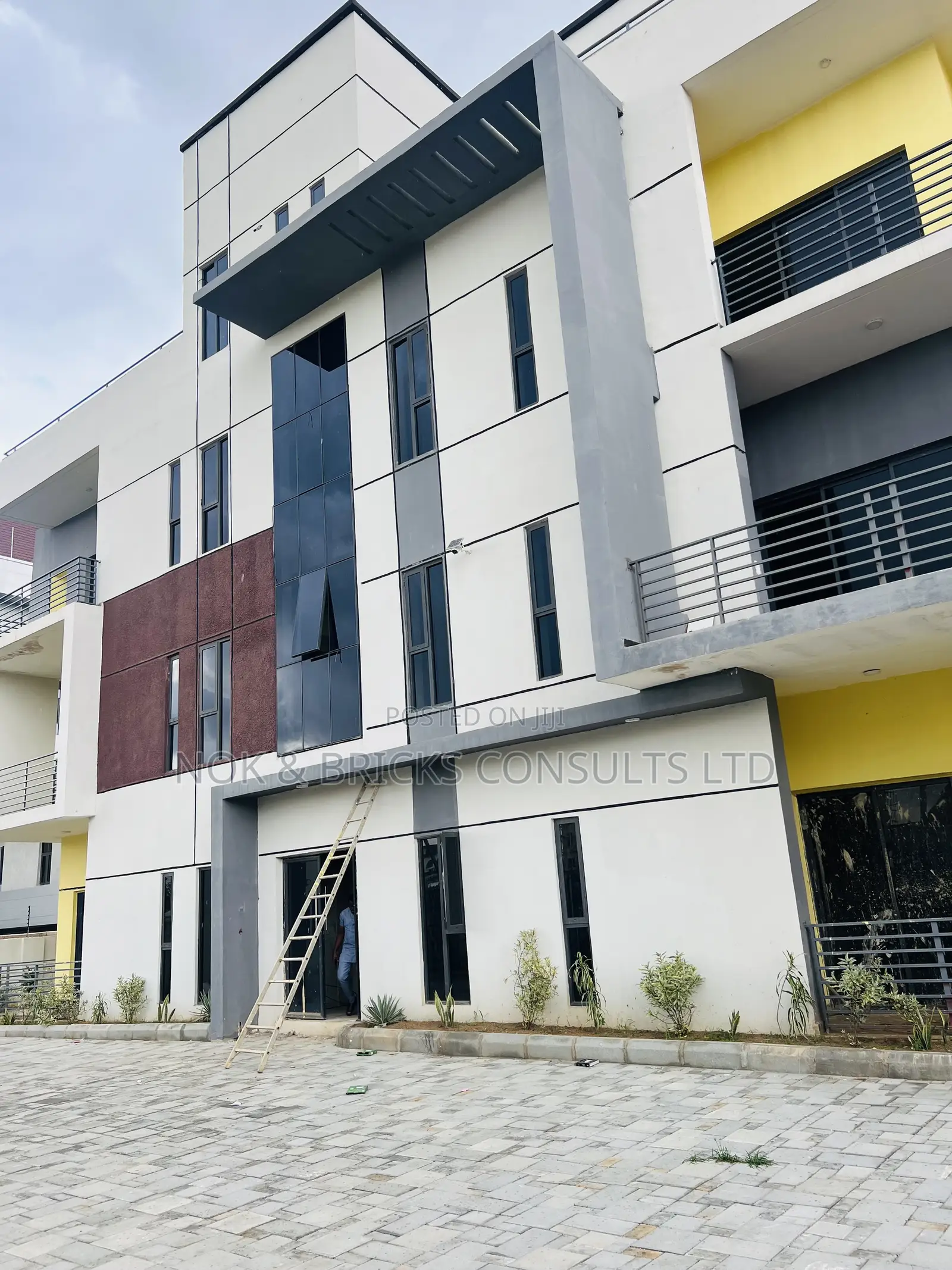 3bdrm Block of Flats in Presley Court, Wuye for sale in Wuye