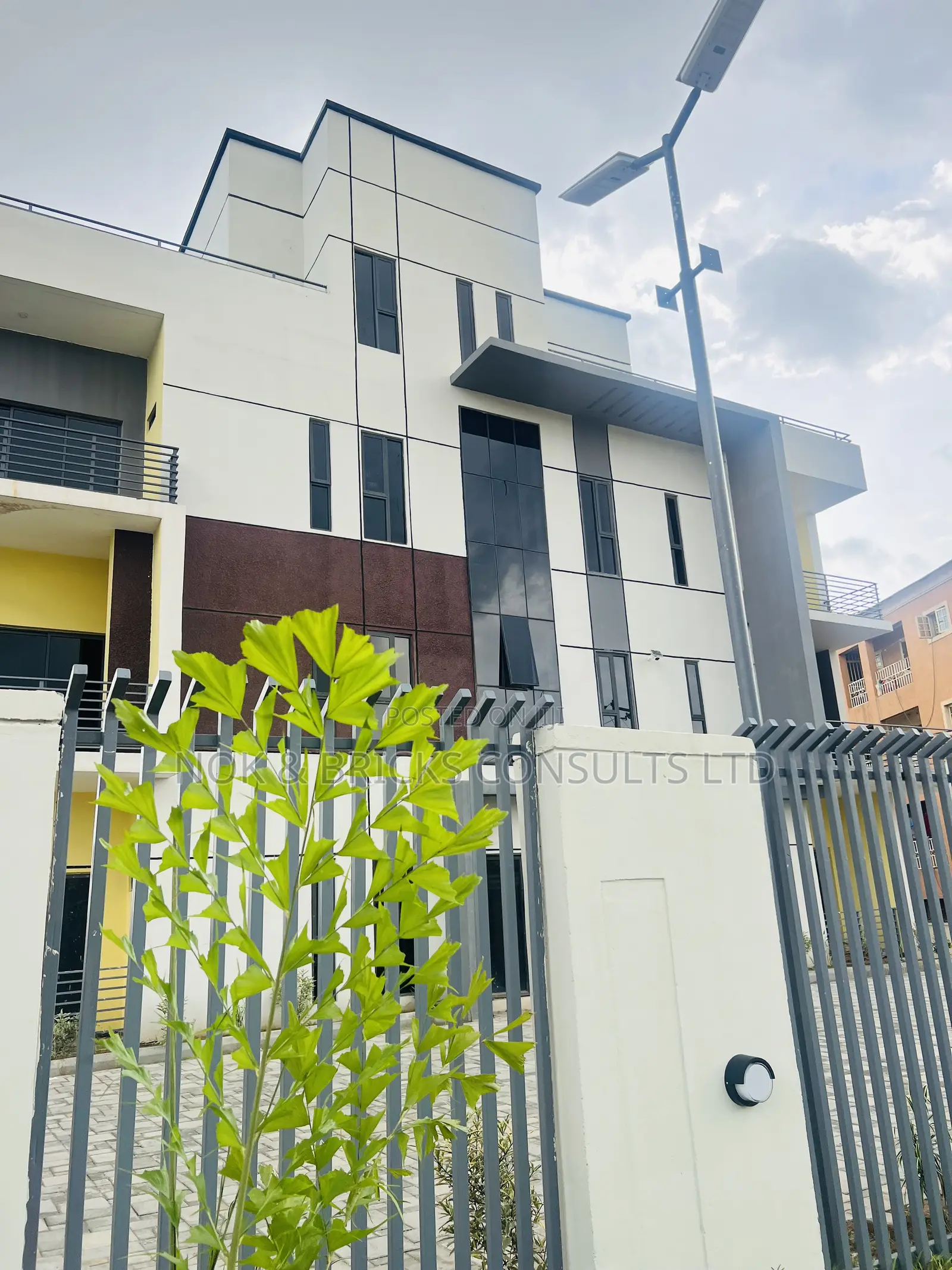 3bdrm Block of Flats in Presley Court, Wuye for sale in Wuye