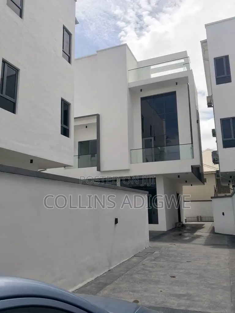 5bdrm Duplex in Lekki Phase 1 for sale in Lekki Phase 1