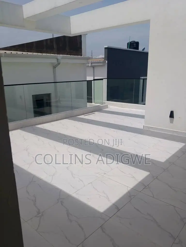 5bdrm Duplex in Lekki Phase 1 for sale in Lekki Phase 1