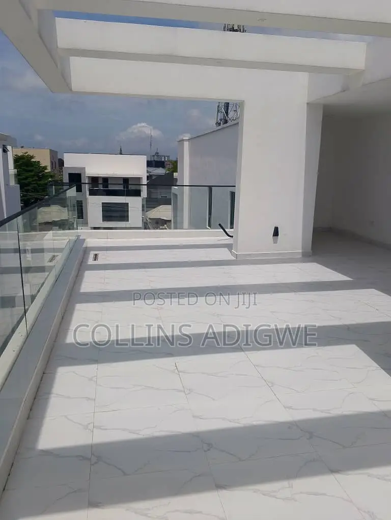 5bdrm Duplex in Lekki Phase 1 for sale in Lekki Phase 1