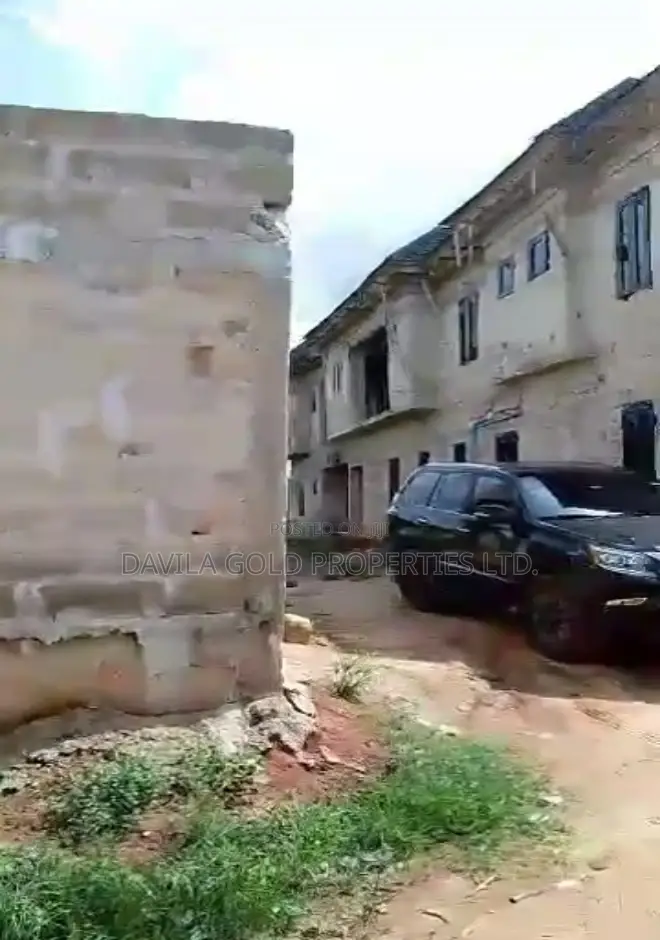 10bdrm Block of Flats in Benin City for sale in Benin City