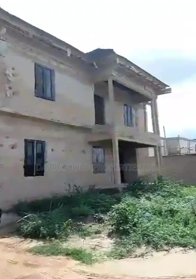10bdrm Block of Flats in Benin City for sale in Benin City