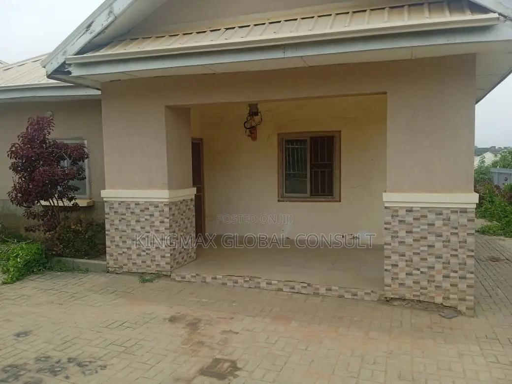 2bdrm Bungalow in Von Garden City, Lugbe District for sale in Lugbe District