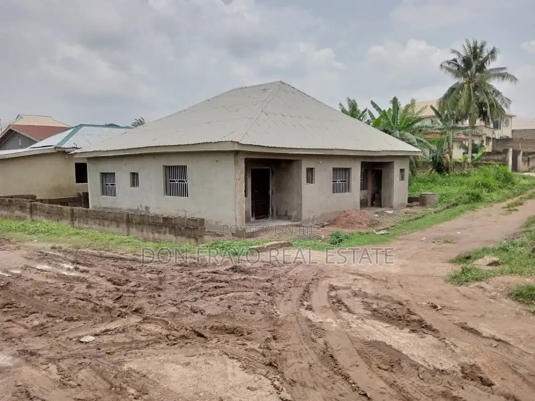 3bdrm Apartment in Wofun Olodo, Ibadan for sale in Ibadan