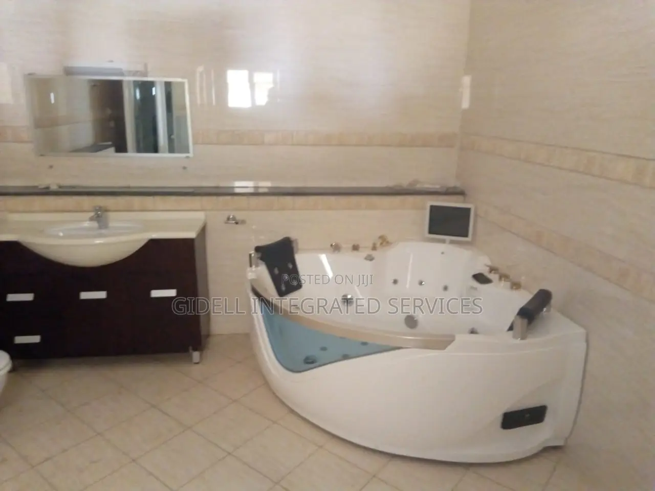 4bdrm Townhouse / Terrace in Maitama for rent in Maitama