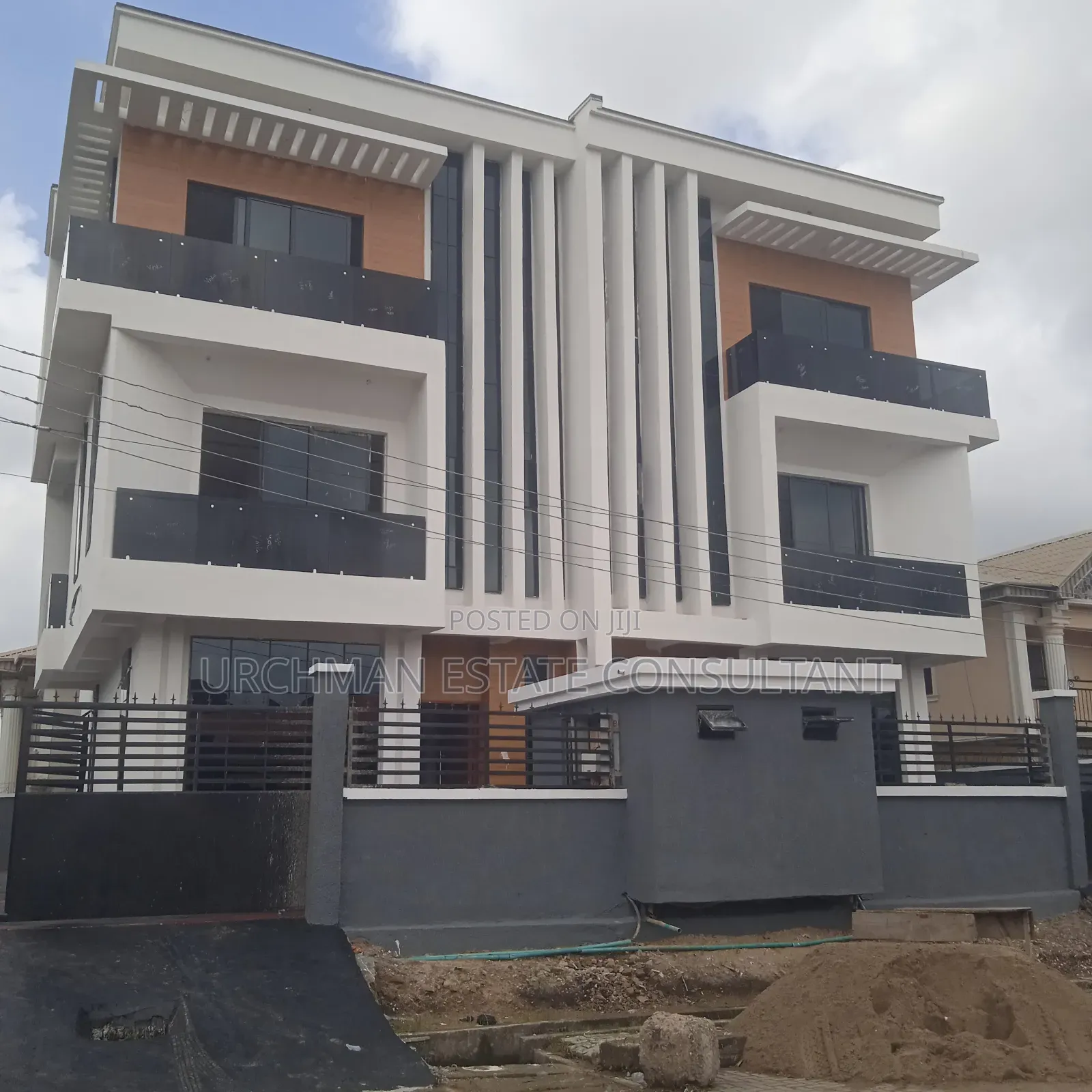 Furnished 4bdrm Duplex in Unity Estate, Apple Junction for sale in Apple Junction