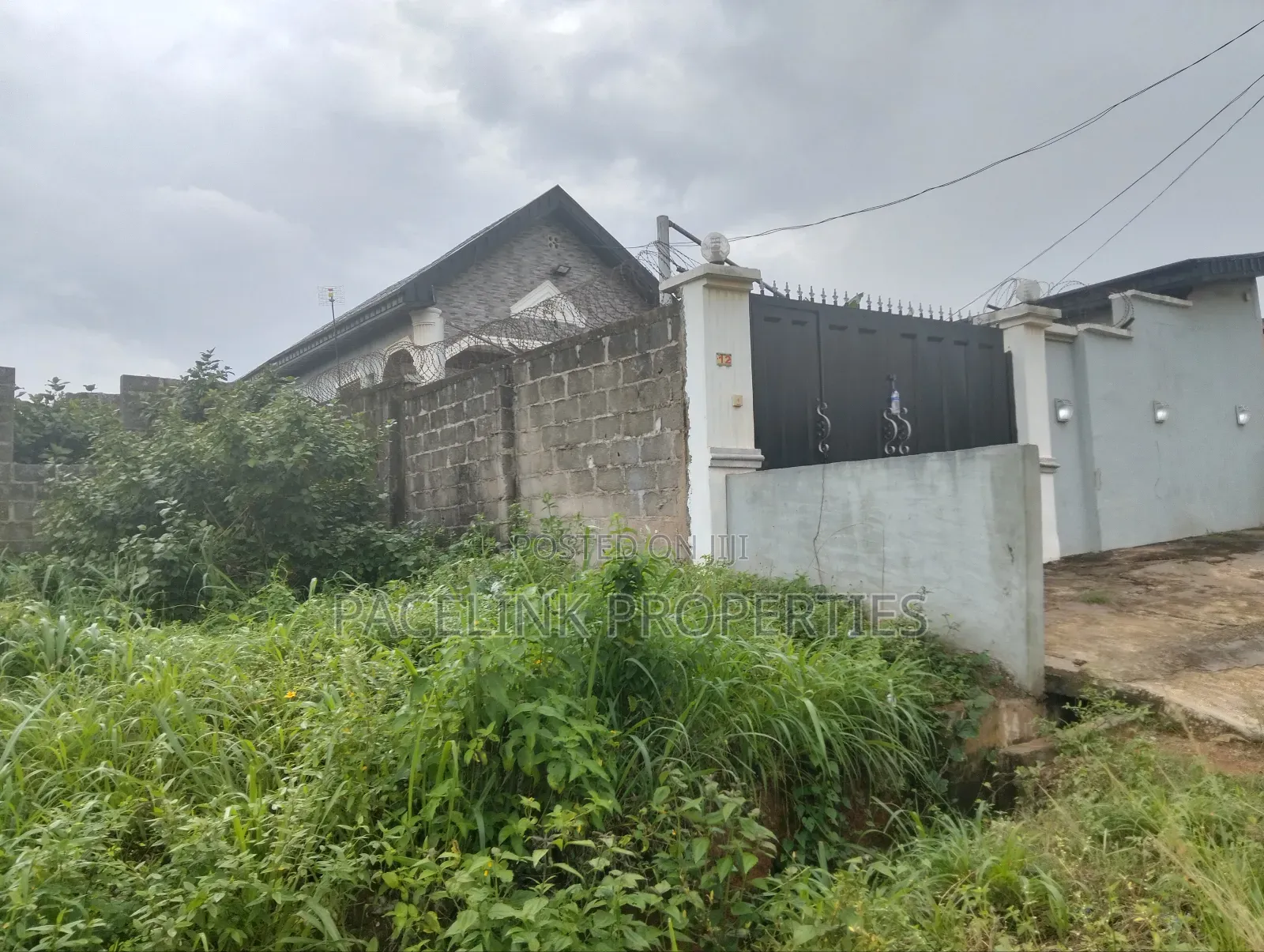 10bdrm Block of Flats in Ayobo for sale in Ayobo