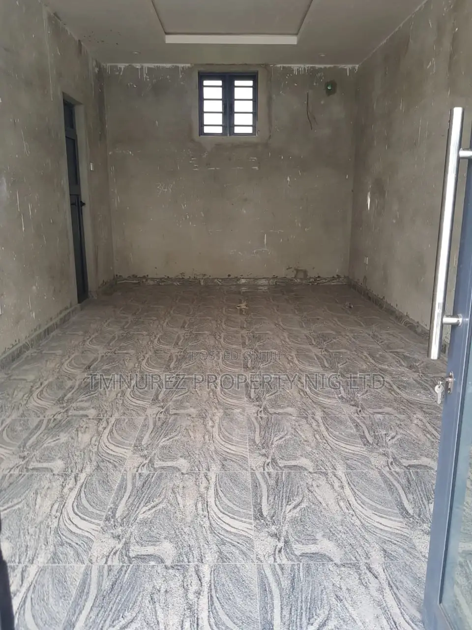 Shop in a Good Location Orchild Road Chevron Tollgate Lekki in Lekki