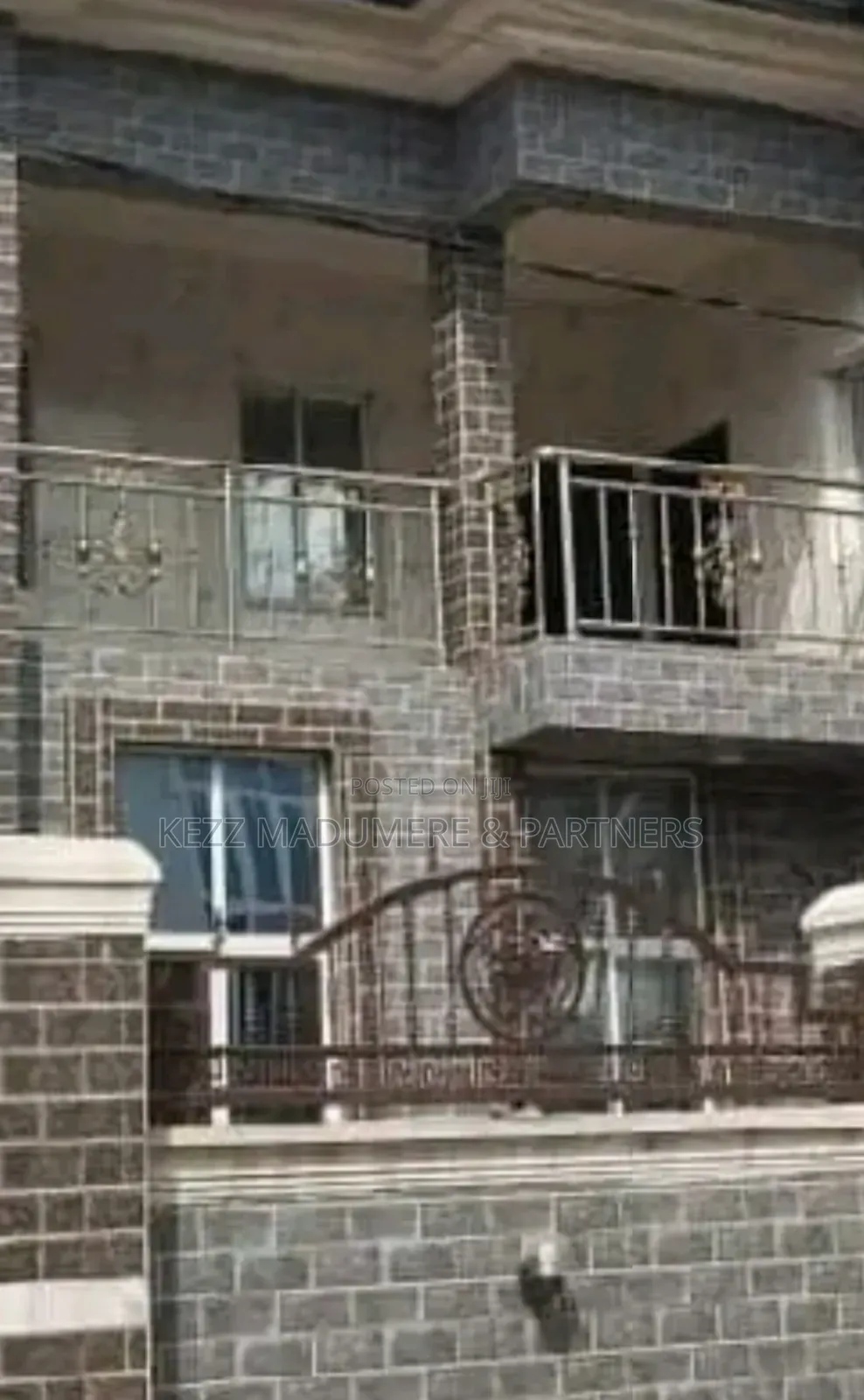 6bdrm Duplex in Akanawu Estate , for sale in Owerri