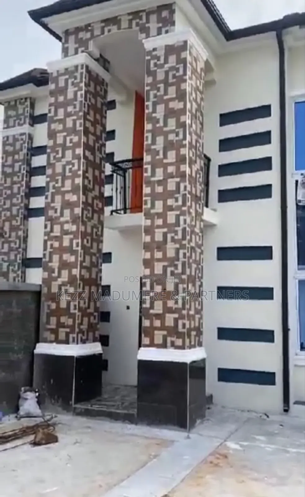 12bdrm Duplex in Awka , Anambra State for sale in Awka