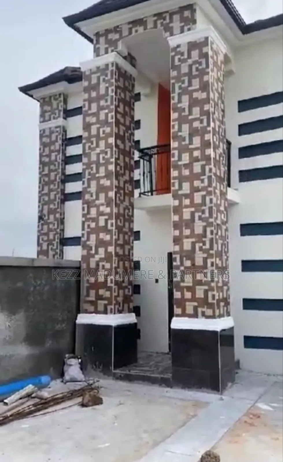 12bdrm Duplex in Awka , Anambra State for sale in Awka