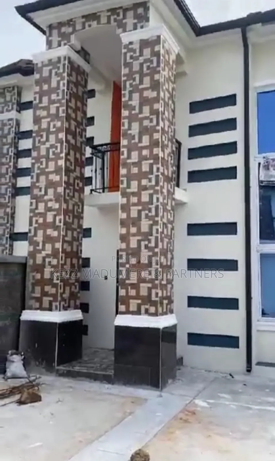 12bdrm Duplex in Awka , Anambra State for sale in Awka