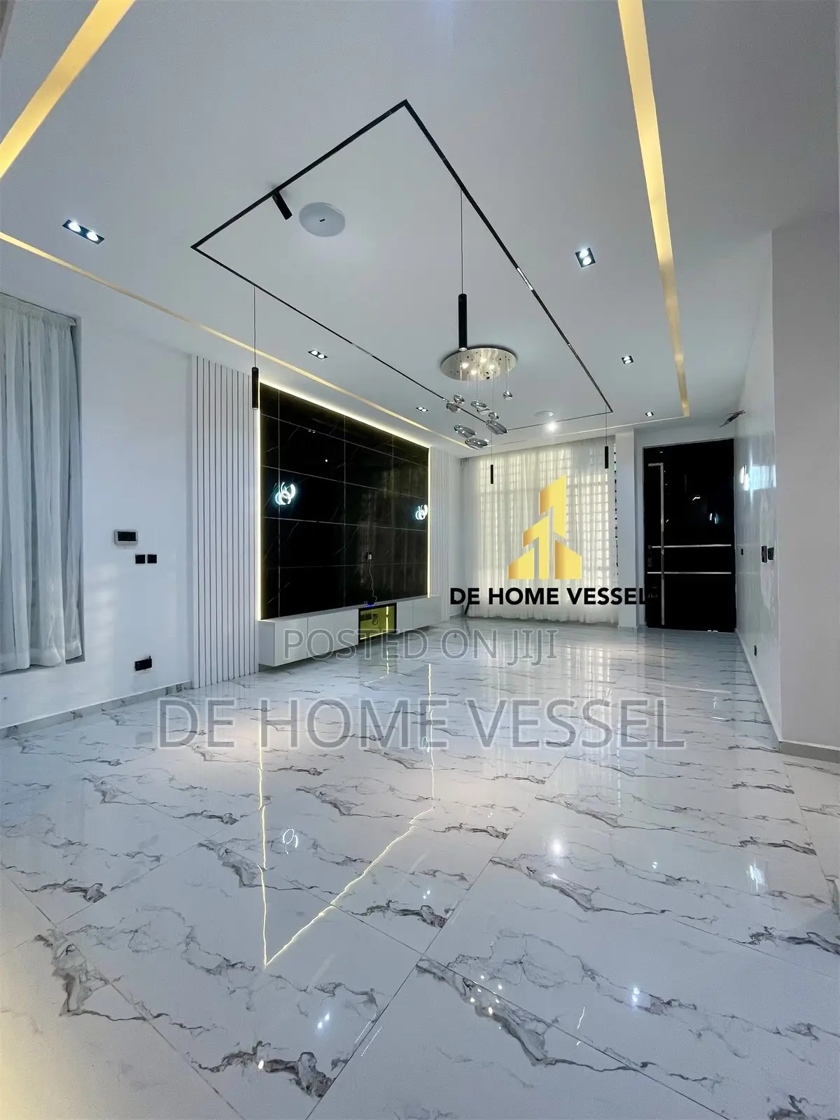 5bdrm Duplex in Chevron for sale in Chevron