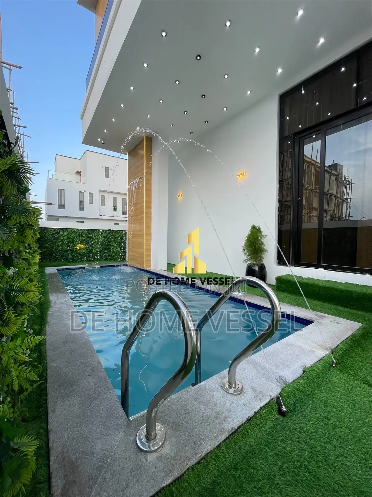 5bdrm Duplex in Chevron for sale in Chevron