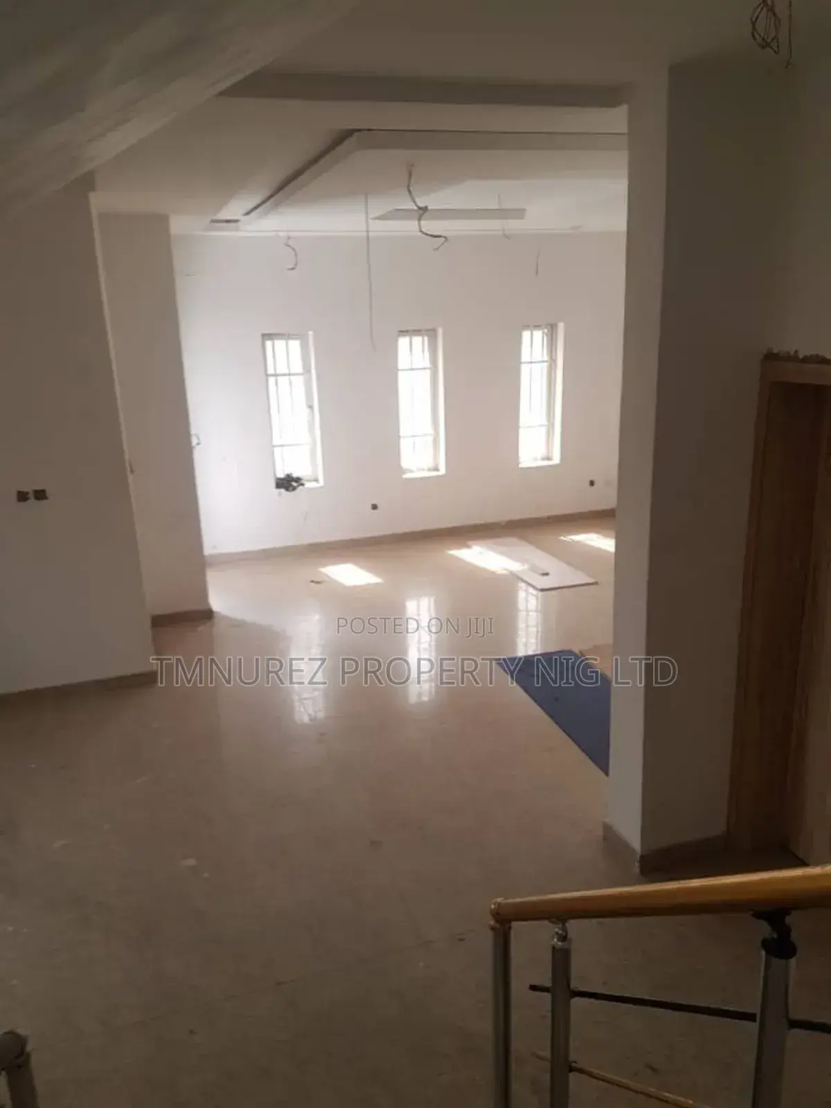 5bdrm Duplex in Madam Cellular, Agungi for sale in Agungi