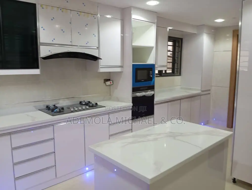 5bdrm Villa in Mini Estate, Maitama for sale in Maitama