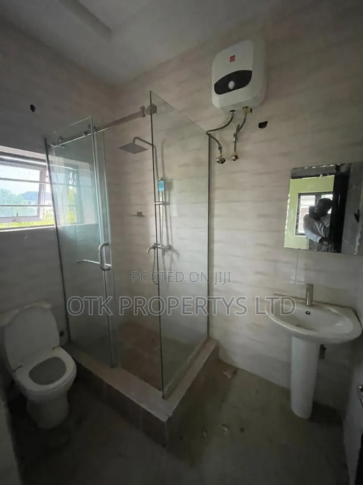 Furnished 3bdrm Block of Flats in Life Camp for rent in Life Camp