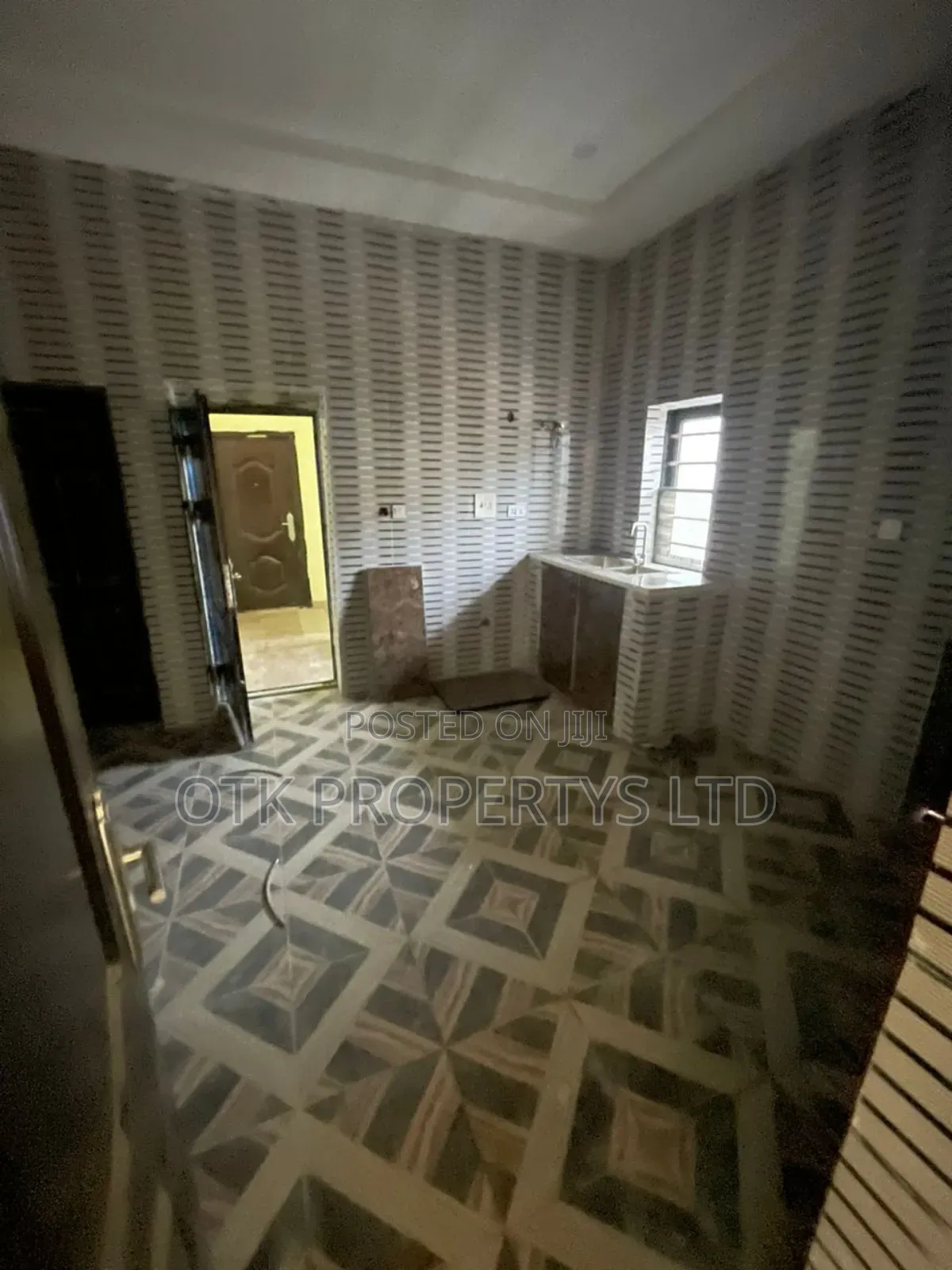 Furnished 3bdrm Block of Flats in Life Camp for rent in Life Camp