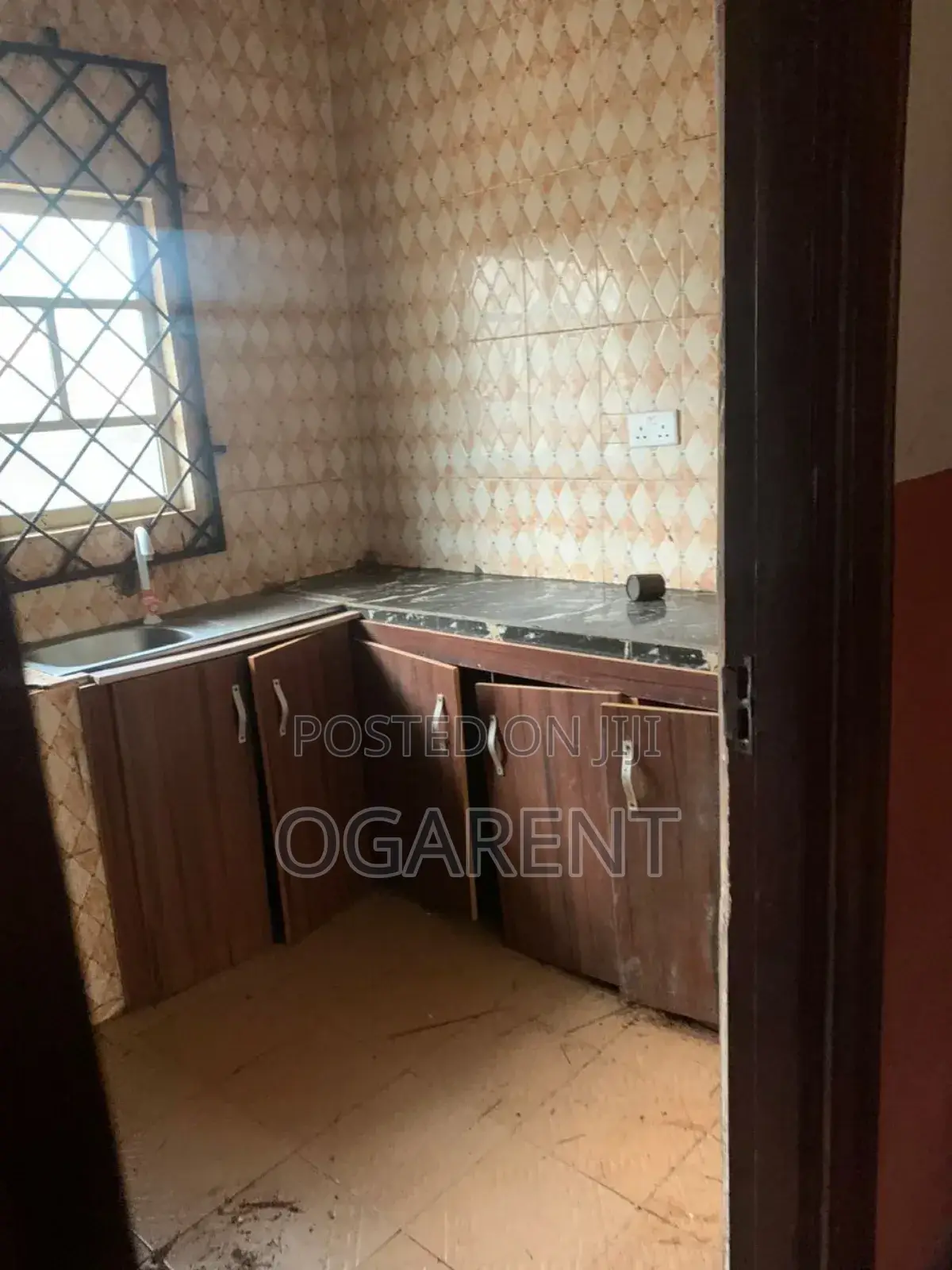 2bdrm Apartment in Peanut Road, Benin City for rent in Benin City