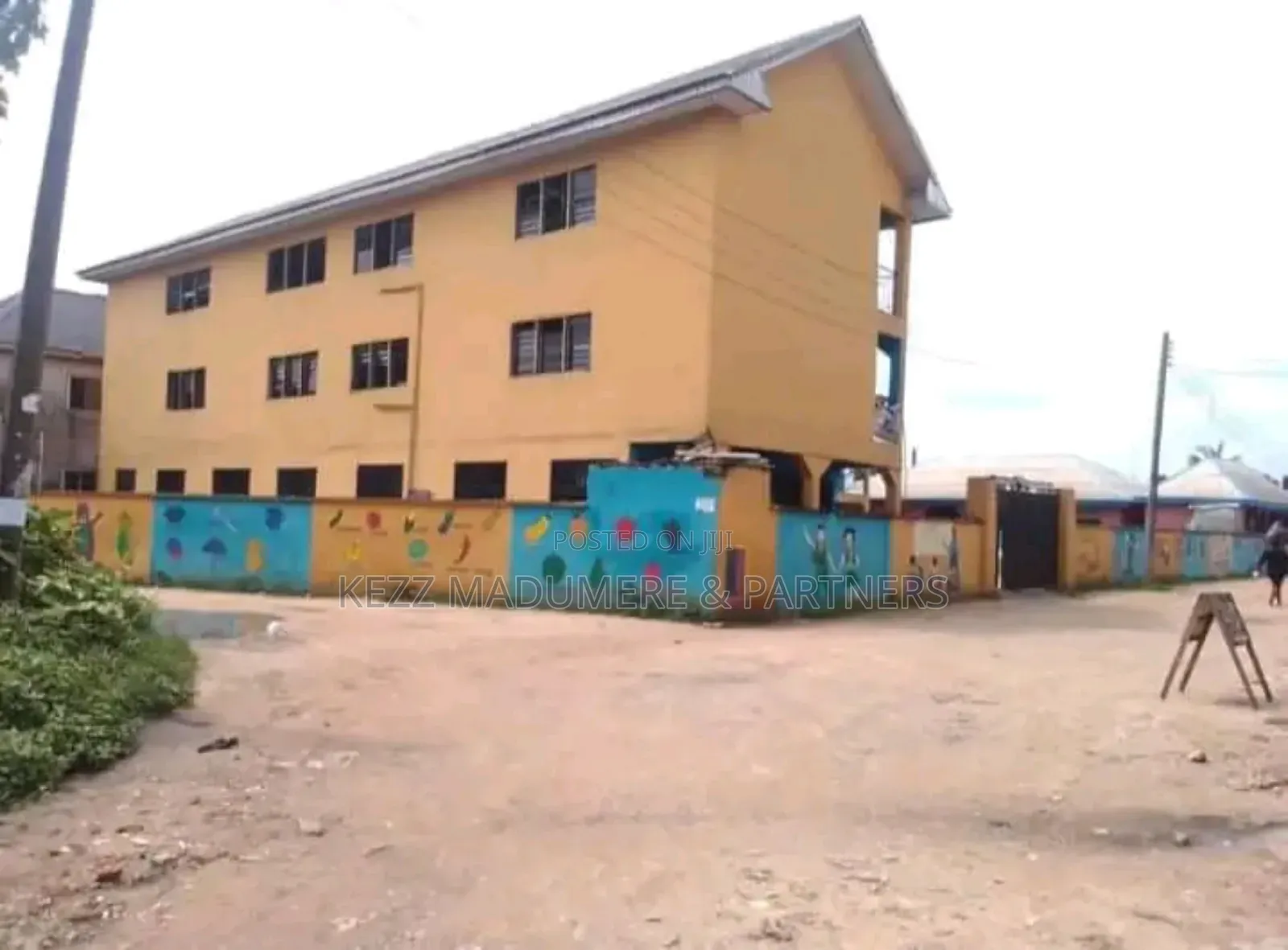 For Sale : A Functional 30 Classrooms SIZEABLE School in Port-Harcourt