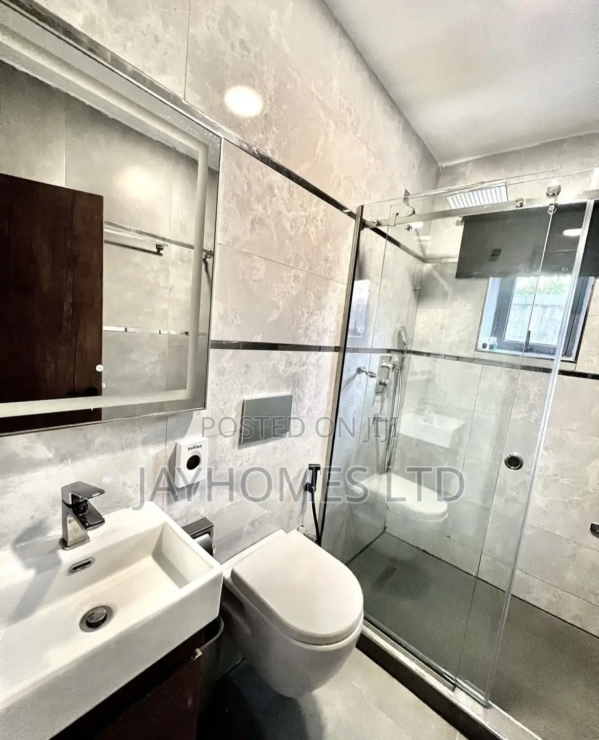 1 Bedroom Luxury Shortlet Apartment in Asaba in Oshimili South